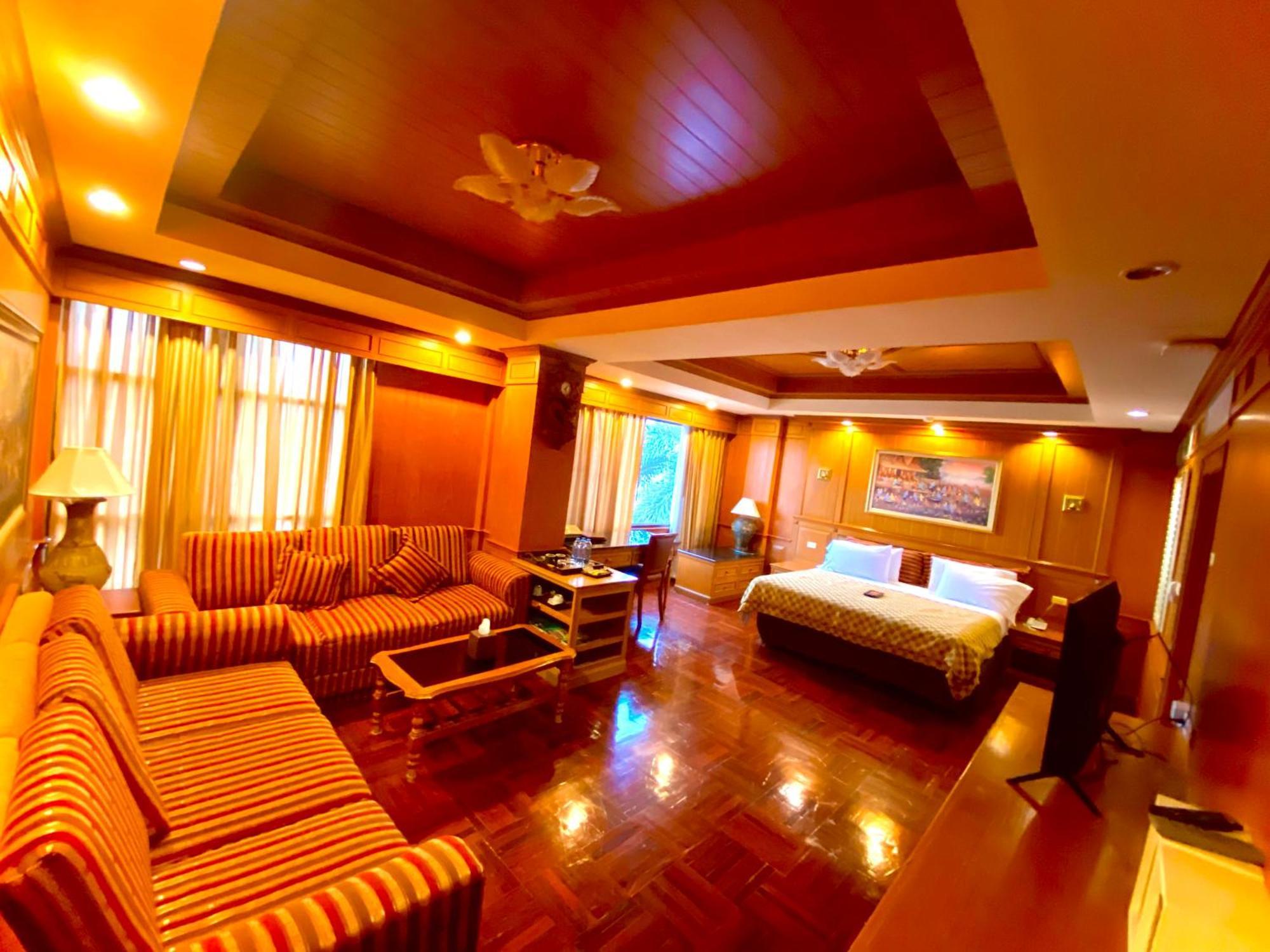 Taksilahotel Maha Sarakham Luaran gambar