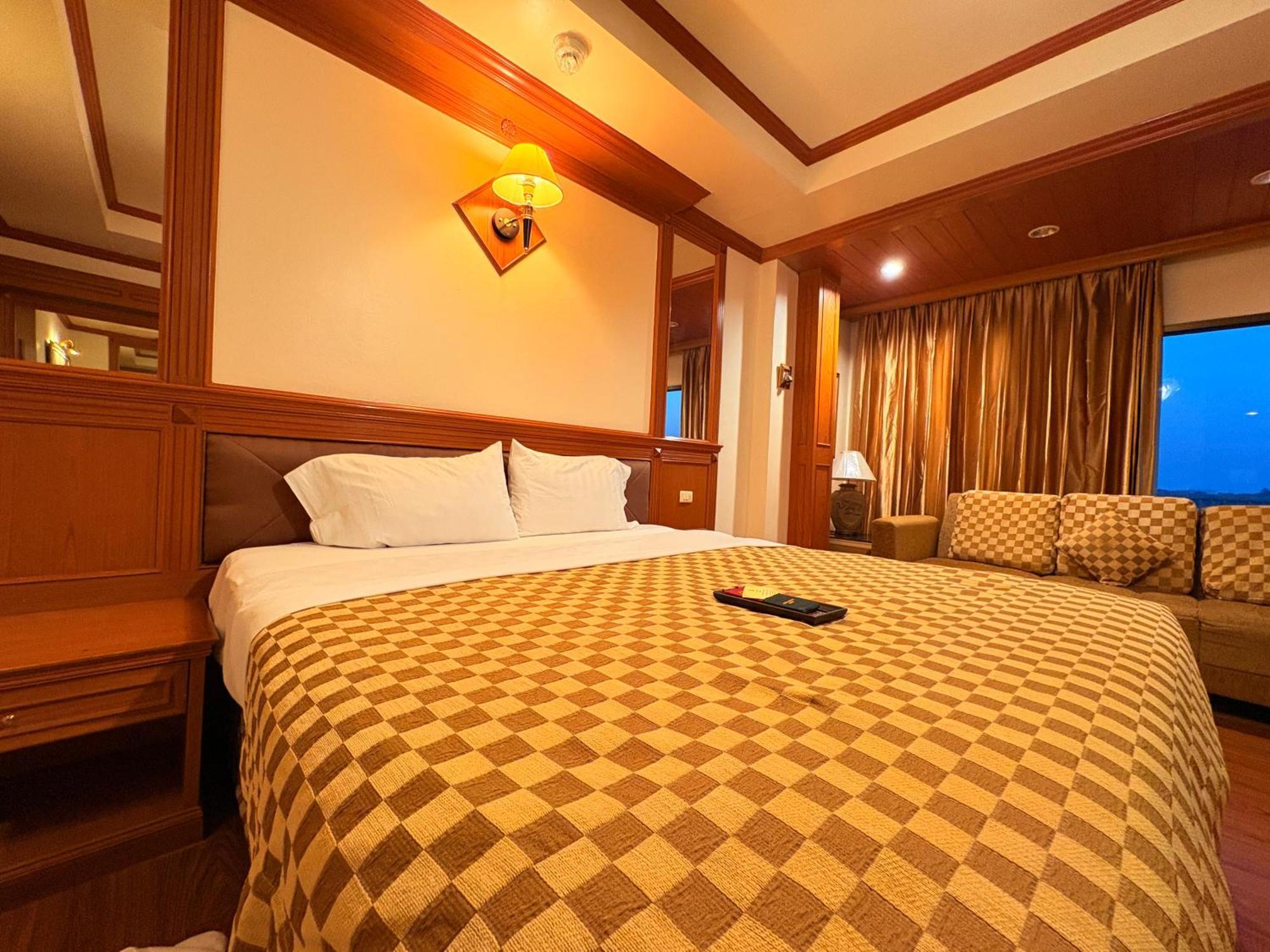 Taksilahotel Maha Sarakham Luaran gambar