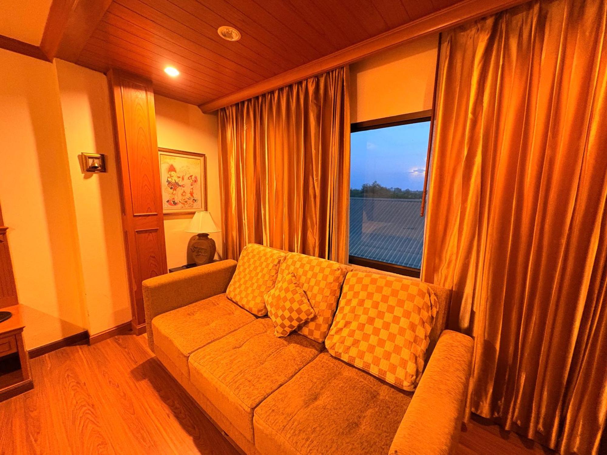 Taksilahotel Maha Sarakham Luaran gambar
