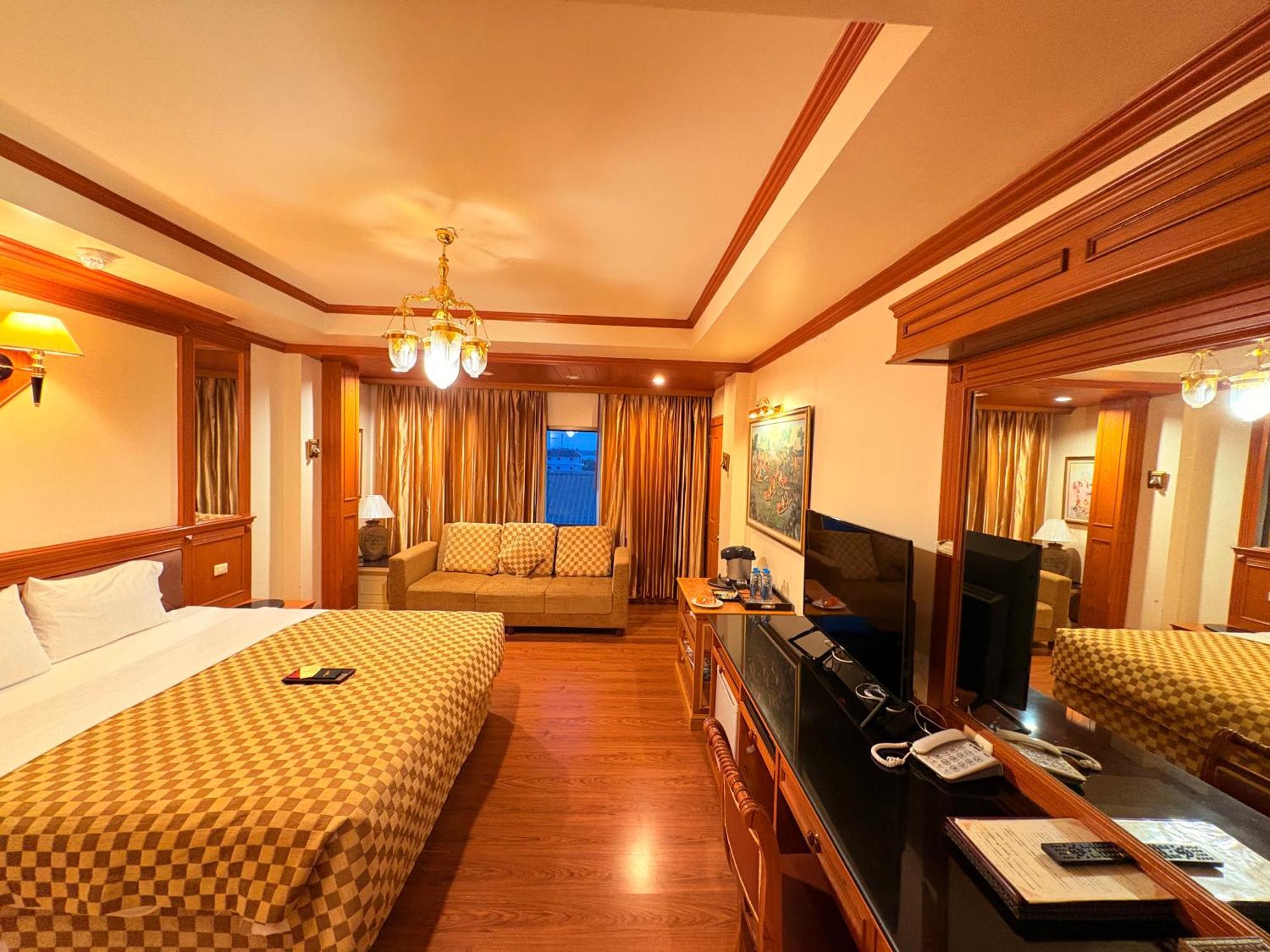 Taksilahotel Maha Sarakham Luaran gambar